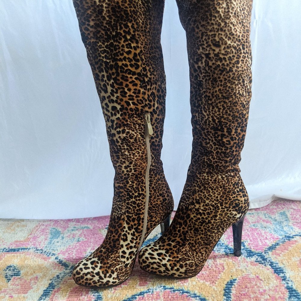 Monroe and Main Sexy Knee High Leopard Print Women's Boots Size 8
